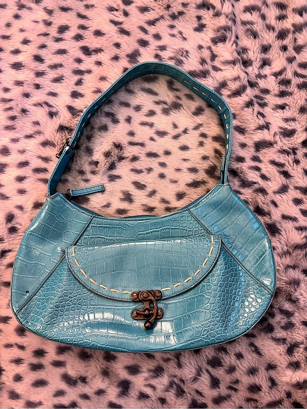 Y2K parallel Crocodile-Embossed Shoulder Bag in Blue